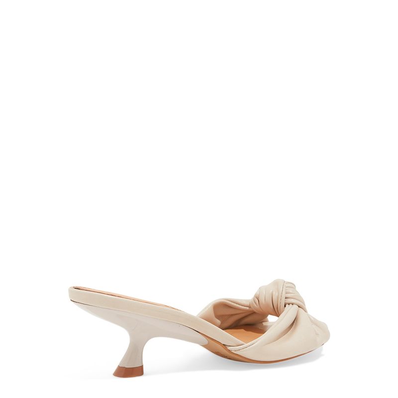 Mule Couro Torino Off White Salto Baixo Fino