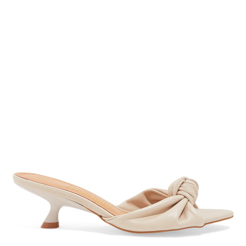 Mule Couro Torino Off White Salto Baixo Fino