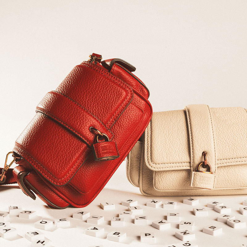Bolsa Pequena Floater Off White Alça Transversal -