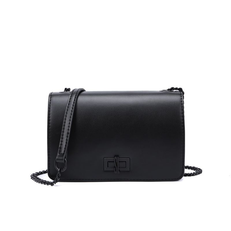 Bolsa Pequena Soft Preta Alça Transversal Corrente -