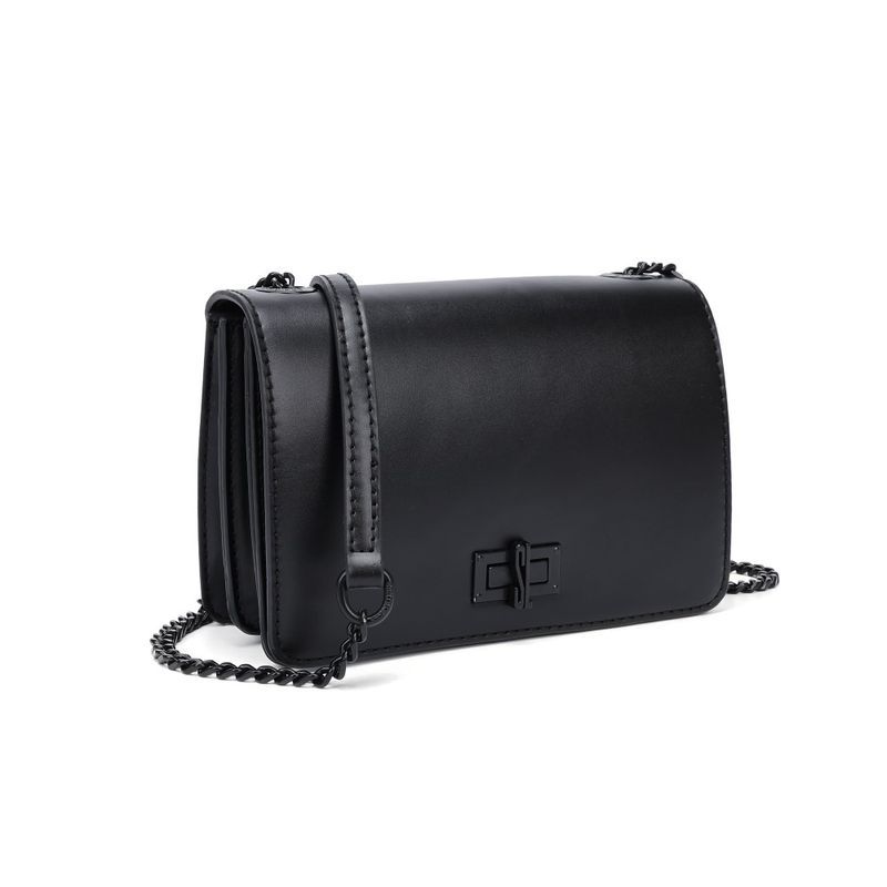 Bolsa Pequena Soft Preta Alça Transversal Corrente -